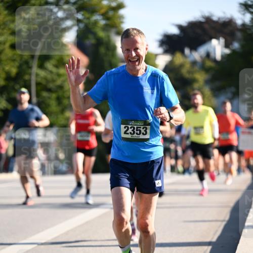 01.09.2024 - BARMER Alsterlauf Dr. Thomas Lammeyer http://msf.ph/oto/6894234 01.09.2024 09:29:54 Laufen 2353 meine-sportfotos.de