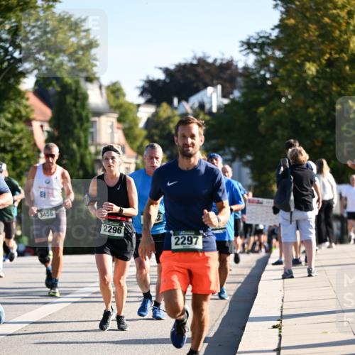 01.09.2024 - BARMER Alsterlauf Dr. Thomas Lammeyer http://msf.ph/oto/6894276 01.09.2024 09:30:01 Laufen 3456, 2296, 2297 meine-sportfotos.de
