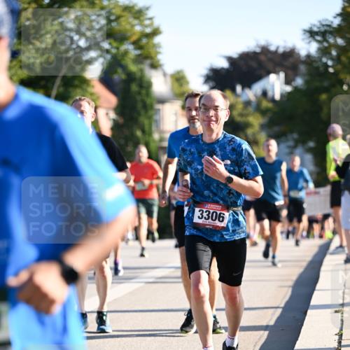 01.09.2024 - BARMER Alsterlauf Dr. Thomas Lammeyer http://msf.ph/oto/6894306 01.09.2024 09:30:06 Laufen 3306 meine-sportfotos.de