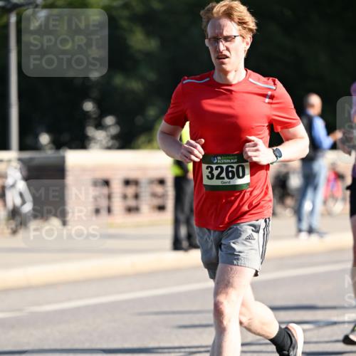 01.09.2024 - BARMER Alsterlauf Dr. Thomas Lammeyer http://msf.ph/oto/6894353 01.09.2024 09:30:13 Laufen 428, 3260 meine-sportfotos.de