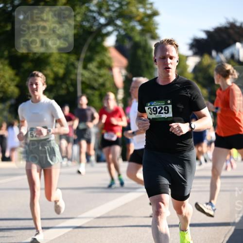 01.09.2024 - BARMER Alsterlauf Dr. Thomas Lammeyer http://msf.ph/oto/6894396 01.09.2024 09:30:20 Laufen 3929 meine-sportfotos.de