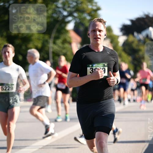 01.09.2024 - BARMER Alsterlauf Dr. Thomas Lammeyer http://msf.ph/oto/6894400 01.09.2024 09:30:20 Laufen 5229, 35, 39 meine-sportfotos.de
