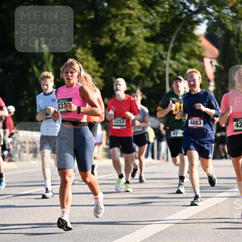 01.09.2024 - BARMER Alsterlauf Dr. Thomas Lammeyer http://msf.ph/oto/6894422 01.09.2024 09:30:24 Laufen 83, 3253, 4594, 4883, 42 meine-sportfotos.de