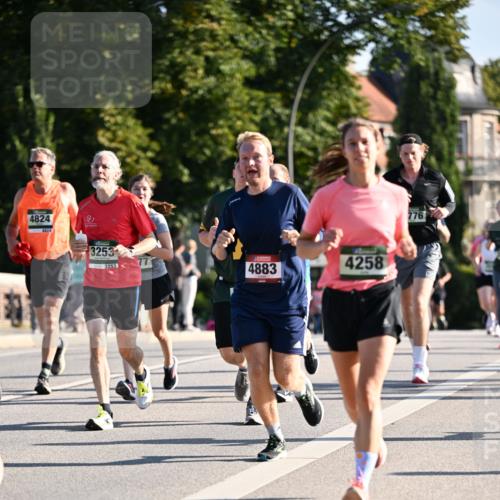 01.09.2024 - BARMER Alsterlauf Dr. Thomas Lammeyer http://msf.ph/oto/6894427 01.09.2024 09:30:25 Laufen 4824, 4824, 3253, 3253, 4883, 4258, 776 meine-sportfotos.de