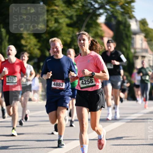 01.09.2024 - BARMER Alsterlauf Dr. Thomas Lammeyer http://msf.ph/oto/6894428 01.09.2024 09:30:25 Laufen 4883, 4258 meine-sportfotos.de