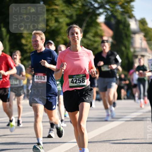 01.09.2024 - BARMER Alsterlauf Dr. Thomas Lammeyer http://msf.ph/oto/6894431 01.09.2024 09:30:25 Laufen 4883, 4258 meine-sportfotos.de