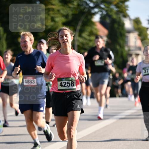 01.09.2024 - BARMER Alsterlauf Dr. Thomas Lammeyer http://msf.ph/oto/6894433 01.09.2024 09:30:26 Laufen 4883, 4258, 37 meine-sportfotos.de