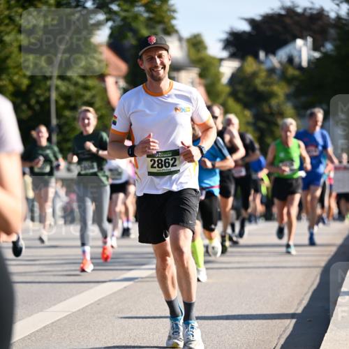 01.09.2024 - BARMER Alsterlauf Dr. Thomas Lammeyer http://msf.ph/oto/6894447 01.09.2024 09:30:28 Laufen 2862 meine-sportfotos.de