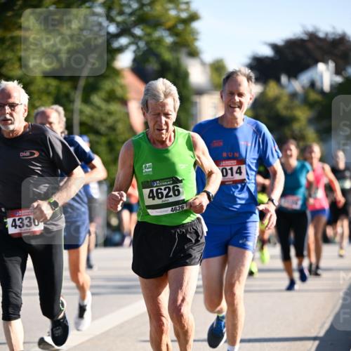 01.09.2024 - BARMER Alsterlauf Dr. Thomas Lammeyer http://msf.ph/oto/6894481 01.09.2024 09:30:32 Laufen 4330, 35, 4626, 4626, 014 meine-sportfotos.de