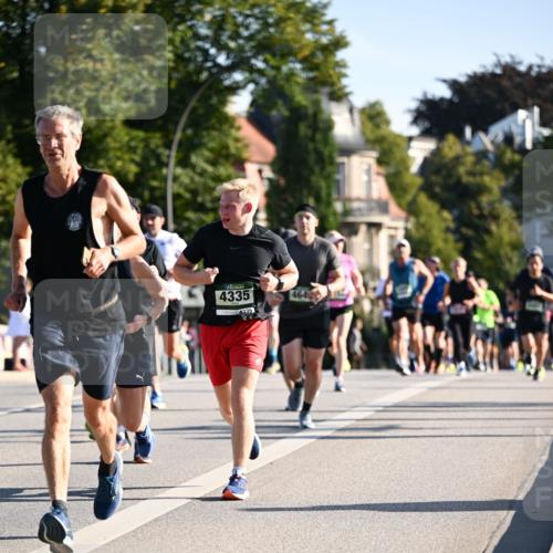 01.09.2024 - BARMER Alsterlauf Dr. Thomas Lammeyer http://msf.ph/oto/6894537 01.09.2024 09:30:41 Laufen 4335, 4335, 464 meine-sportfotos.de