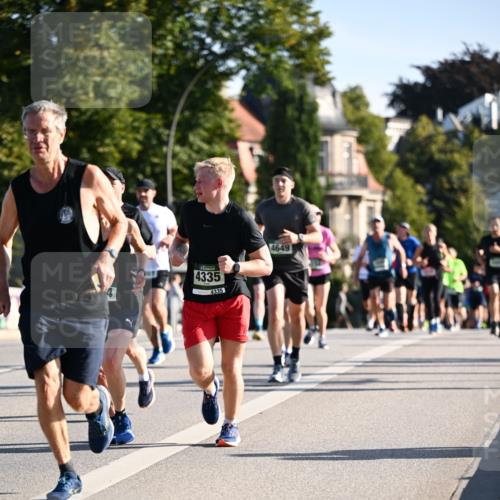 01.09.2024 - BARMER Alsterlauf Dr. Thomas Lammeyer http://msf.ph/oto/6894538 01.09.2024 09:30:41 Laufen 4335, 4335, 4649 meine-sportfotos.de
