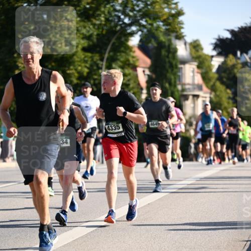 01.09.2024 - BARMER Alsterlauf Dr. Thomas Lammeyer http://msf.ph/oto/6894539 01.09.2024 09:30:41 Laufen 34, 4335, 4335, 4649 meine-sportfotos.de