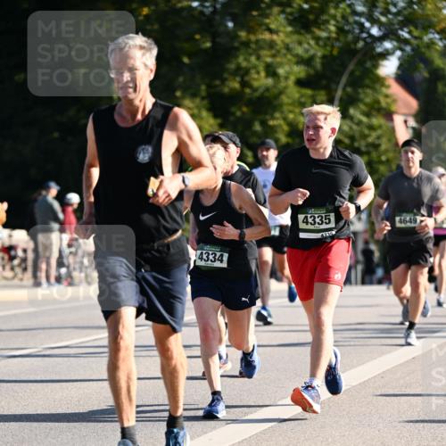 01.09.2024 - BARMER Alsterlauf Dr. Thomas Lammeyer http://msf.ph/oto/6894540 01.09.2024 09:30:41 Laufen 4334, 4335, 4335, 4649 meine-sportfotos.de