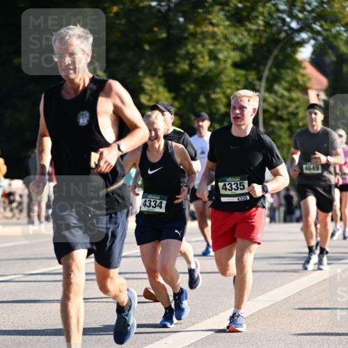01.09.2024 - BARMER Alsterlauf Dr. Thomas Lammeyer http://msf.ph/oto/6894541 01.09.2024 09:30:42 Laufen 4334, 4335, 4335, 4649 meine-sportfotos.de
