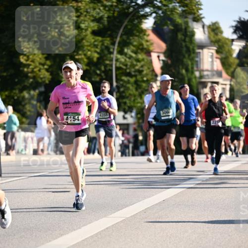 01.09.2024 - BARMER Alsterlauf Dr. Thomas Lammeyer http://msf.ph/oto/6894557 01.09.2024 09:30:45 Laufen 5, 4, 20, 975, 4154, 4355, 3060, 221 meine-sportfotos.de