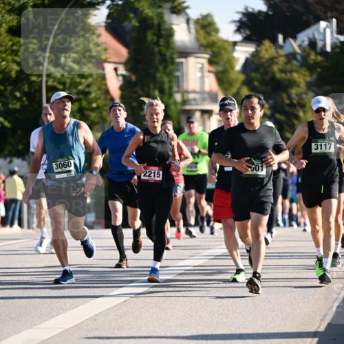 01.09.2024 - BARMER Alsterlauf Dr. Thomas Lammeyer http://msf.ph/oto/6894566 01.09.2024 09:30:46 Laufen 3060, 3060, 2215, 01, 7, 3117 meine-sportfotos.de