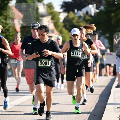 01.09.2024 - BARMER Alsterlauf Dr. Thomas Lammeyer http://msf.ph/oto/6894577 01.09.2024 09:30:48 Laufen 5001, 3117 meine-sportfotos.de