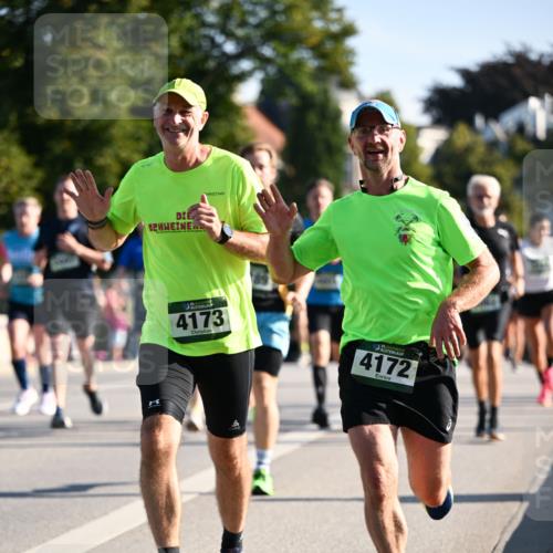 01.09.2024 - BARMER Alsterlauf Dr. Thomas Lammeyer http://msf.ph/oto/6894655 01.09.2024 09:30:59 Laufen 4173, 35, 4172 meine-sportfotos.de