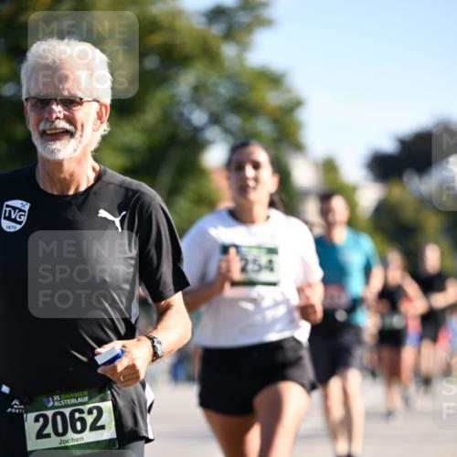 01.09.2024 - BARMER Alsterlauf Dr. Thomas Lammeyer http://msf.ph/oto/6894668 01.09.2024 09:31:03 Laufen 1870, 254, 135, 2062 meine-sportfotos.de