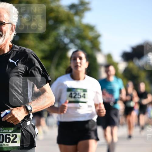 01.09.2024 - BARMER Alsterlauf Dr. Thomas Lammeyer http://msf.ph/oto/6894670 01.09.2024 09:31:03 Laufen 35, 062, 4254 meine-sportfotos.de