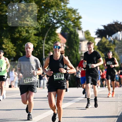 01.09.2024 - BARMER Alsterlauf Dr. Thomas Lammeyer http://msf.ph/oto/6894690 01.09.2024 09:31:07 Laufen 2742, 3181, 2565 meine-sportfotos.de