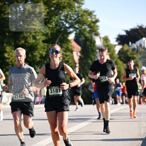 01.09.2024 - BARMER Alsterlauf Dr. Thomas Lammeyer http://msf.ph/oto/6894692 01.09.2024 09:31:07 Laufen 2742, 3181, 616 meine-sportfotos.de
