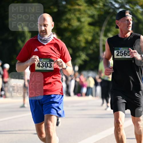 01.09.2024 - BARMER Alsterlauf Dr. Thomas Lammeyer http://msf.ph/oto/6894720 01.09.2024 09:31:11 Laufen 35, 4303, 35, 2565 meine-sportfotos.de