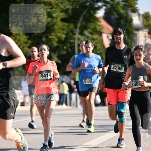 01.09.2024 - BARMER Alsterlauf Dr. Thomas Lammeyer http://msf.ph/oto/6894750 01.09.2024 09:31:16 Laufen 4414, 5108, 2295, 286 meine-sportfotos.de