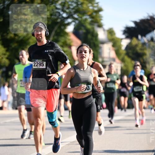 01.09.2024 - BARMER Alsterlauf Dr. Thomas Lammeyer http://msf.ph/oto/6894758 01.09.2024 09:31:17 Laufen 2295, 5 meine-sportfotos.de