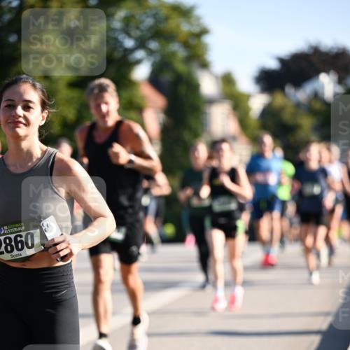 01.09.2024 - BARMER Alsterlauf Dr. Thomas Lammeyer http://msf.ph/oto/6894764 01.09.2024 09:31:18 Laufen 35, 2860 meine-sportfotos.de