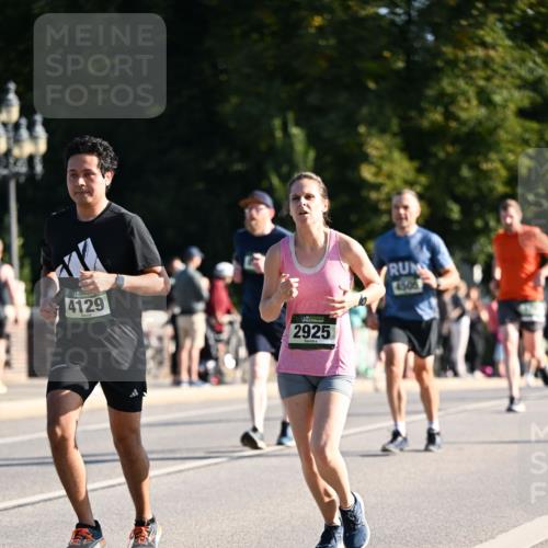 01.09.2024 - BARMER Alsterlauf Dr. Thomas Lammeyer http://msf.ph/oto/6894871 01.09.2024 09:31:35 Laufen 4129, 2925, 4506 meine-sportfotos.de
