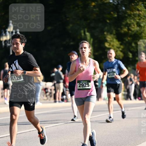 01.09.2024 - BARMER Alsterlauf Dr. Thomas Lammeyer http://msf.ph/oto/6894872 01.09.2024 09:31:36 Laufen 4129, 2925, 4505 meine-sportfotos.de