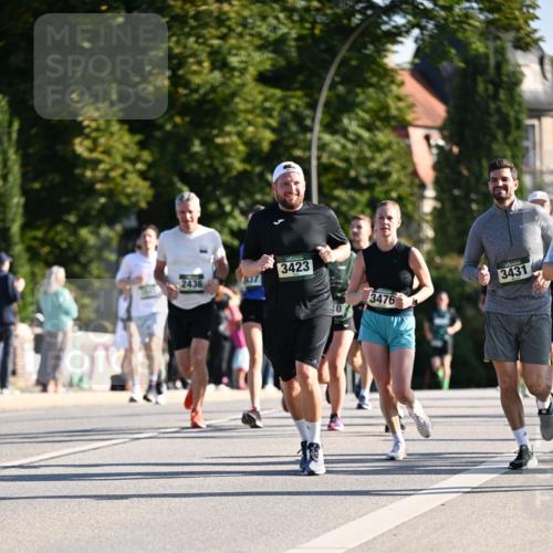 01.09.2024 - BARMER Alsterlauf Dr. Thomas Lammeyer http://msf.ph/oto/6894891 01.09.2024 09:31:38 Laufen 3423, 2436, 1137, 3431, 3476 meine-sportfotos.de