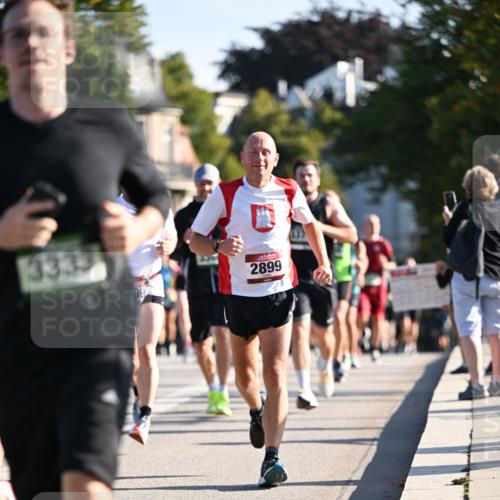 01.09.2024 - BARMER Alsterlauf Dr. Thomas Lammeyer http://msf.ph/oto/6894919 01.09.2024 09:31:42 Laufen 3333, 2899 meine-sportfotos.de