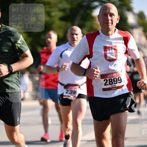 01.09.2024 - BARMER Alsterlauf Dr. Thomas Lammeyer http://msf.ph/oto/6894935 01.09.2024 09:31:44 Laufen 2399, 10135, 2899 meine-sportfotos.de