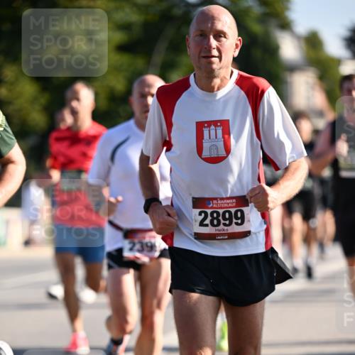 01.09.2024 - BARMER Alsterlauf Dr. Thomas Lammeyer http://msf.ph/oto/6894936 01.09.2024 09:31:44 Laufen 2399, 35, 2899 meine-sportfotos.de