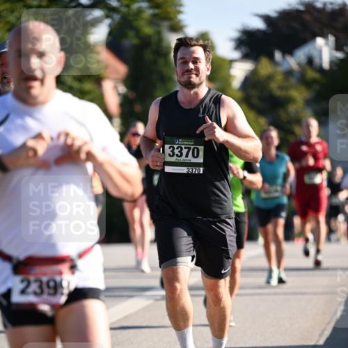 01.09.2024 - BARMER Alsterlauf Dr. Thomas Lammeyer http://msf.ph/oto/6894942 01.09.2024 09:31:45 Laufen 2399, 3370, 3370 meine-sportfotos.de