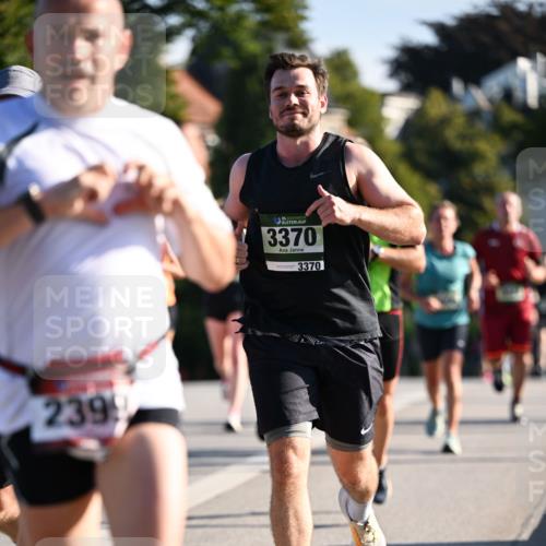 01.09.2024 - BARMER Alsterlauf Dr. Thomas Lammeyer http://msf.ph/oto/6894943 01.09.2024 09:31:46 Laufen 2399, 3370, 3370 meine-sportfotos.de
