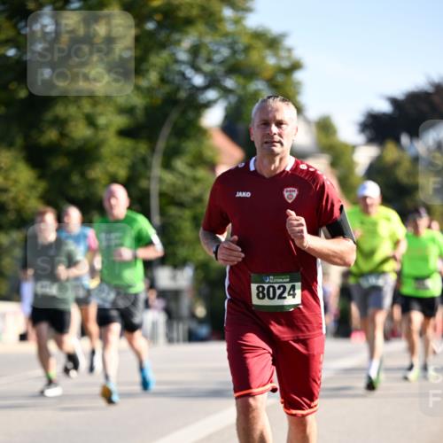 01.09.2024 - BARMER Alsterlauf Dr. Thomas Lammeyer http://msf.ph/oto/6894972 01.09.2024 09:31:51 Laufen 8024 meine-sportfotos.de
