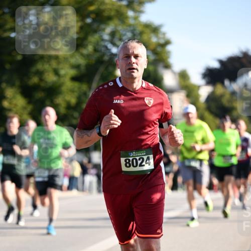 01.09.2024 - BARMER Alsterlauf Dr. Thomas Lammeyer http://msf.ph/oto/6894976 01.09.2024 09:31:51 Laufen 35, 8024 meine-sportfotos.de
