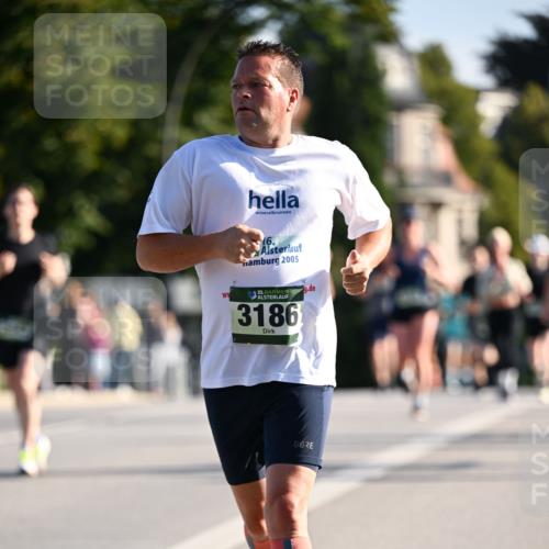 01.09.2024 - BARMER Alsterlauf Dr. Thomas Lammeyer http://msf.ph/oto/6895014 01.09.2024 09:31:57 Laufen 16, 2005, 35, 3186 meine-sportfotos.de