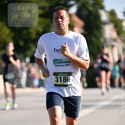 01.09.2024 - BARMER Alsterlauf Dr. Thomas Lammeyer http://msf.ph/oto/6895016 01.09.2024 09:31:57 Laufen 16, 2005, 635, 3186 meine-sportfotos.de