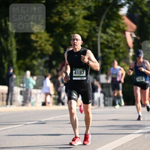 01.09.2024 - BARMER Alsterlauf Dr. Thomas Lammeyer http://msf.ph/oto/6895026 01.09.2024 09:31:59 Laufen 4187, 4187 meine-sportfotos.de