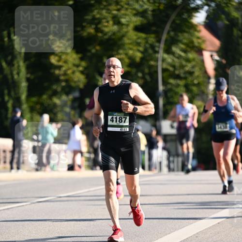01.09.2024 - BARMER Alsterlauf Dr. Thomas Lammeyer http://msf.ph/oto/6895027 01.09.2024 09:31:59 Laufen 4187, 4187 meine-sportfotos.de