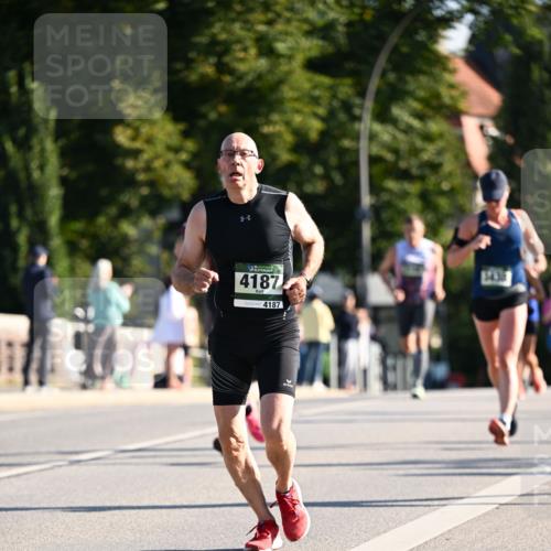01.09.2024 - BARMER Alsterlauf Dr. Thomas Lammeyer http://msf.ph/oto/6895028 01.09.2024 09:31:59 Laufen 35, 4187, 4187, 3438 meine-sportfotos.de