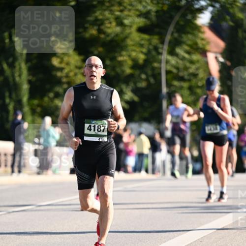 01.09.2024 - BARMER Alsterlauf Dr. Thomas Lammeyer http://msf.ph/oto/6895031 01.09.2024 09:31:59 Laufen 4187, 4187 meine-sportfotos.de