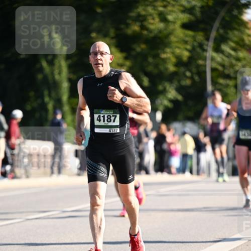 01.09.2024 - BARMER Alsterlauf Dr. Thomas Lammeyer http://msf.ph/oto/6895034 01.09.2024 09:31:59 Laufen 135, 4187, 4187 meine-sportfotos.de