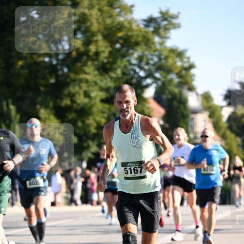01.09.2024 - BARMER Alsterlauf Dr. Thomas Lammeyer http://msf.ph/oto/6895118 01.09.2024 09:32:14 Laufen 802, 5167 meine-sportfotos.de