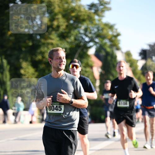 01.09.2024 - BARMER Alsterlauf Dr. Thomas Lammeyer http://msf.ph/oto/6895162 01.09.2024 09:32:22 Laufen 35, 8045, 8108 meine-sportfotos.de