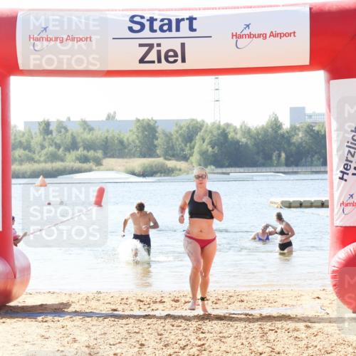 01.09.2024 - 17. Tribühne Triathlon Luisa Fischer http://msf.ph/oto/6895165 01.09.2024 11:02:02 Schwimmen 312, 398, 421 meine-sportfotos.de